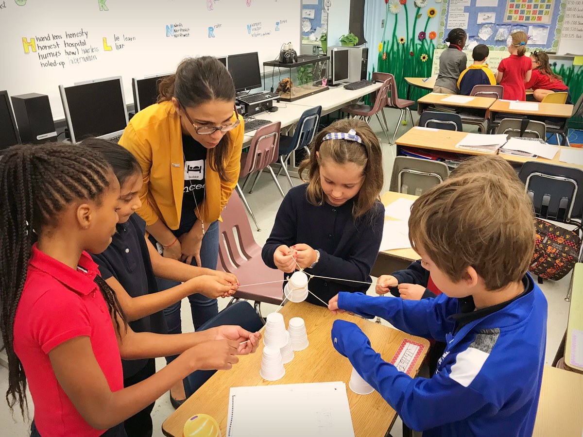 HeatherbHunter's tweet photo. Thank you @Michelle4EDU for challenging our class to build without hands!!! #GATI #FutureScientist #MakeMeThink @rpk8magnet @CvonAncken https://t.co/ZbeSQ6hEyg