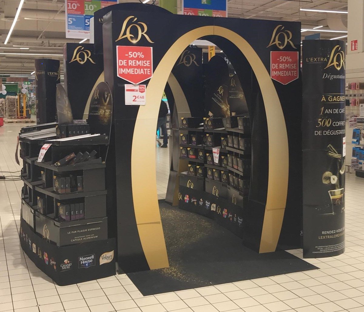 InStore_Europe's tweet photo. Need some coffee today? Explore the options from this outstanding activation made by @DouweEgbertsSA and found by our Eyes in an @AUCHAN_France . Massive discounts! #Retail #trademarketing #retaildesign #coffeetime 
Images can be found at BeMyEye InStore: https://t.co/ld6fcAdfed https://t.co/eAVcdx1aDd