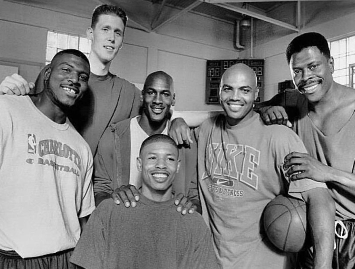 timelesssports_'s tweet photo. (1996) 22 years ago today, 'Space Jam' was released. 🚀 https://t.co/9qm1vzQpIP