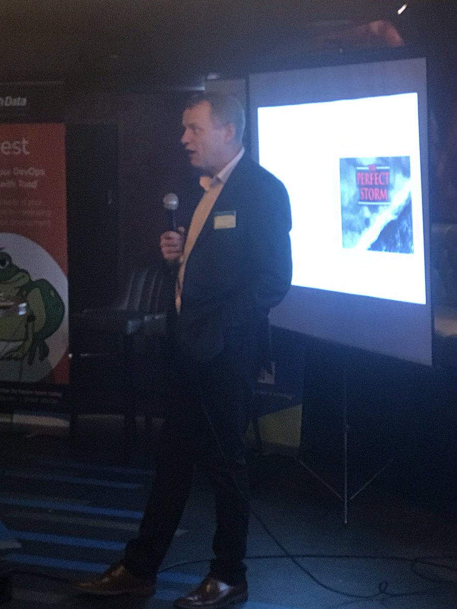 TDSYNNEX_UKORCL's tweet photo. #OraclePUB18 is underway with another great turnout. Mike Handley UK channel Sales Director kicking off the sessions #TechDataUK #oraclepartner https://t.co/buTKM7dgIS