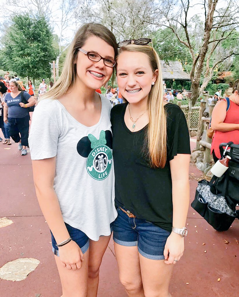 wdwdreamin_'s tweet photo. happy Thursday! throwing it back to the first time I went to Disney as an #annualpassholder by far one of the best trips bc I ran into a long distance childhood bff that I hadn’t seen in 5 years! what’s yours most memorable Disney moment? 💓🎇💫
••
#lovelovelove #wdw #mems https://t.co/XQIbydkpn0