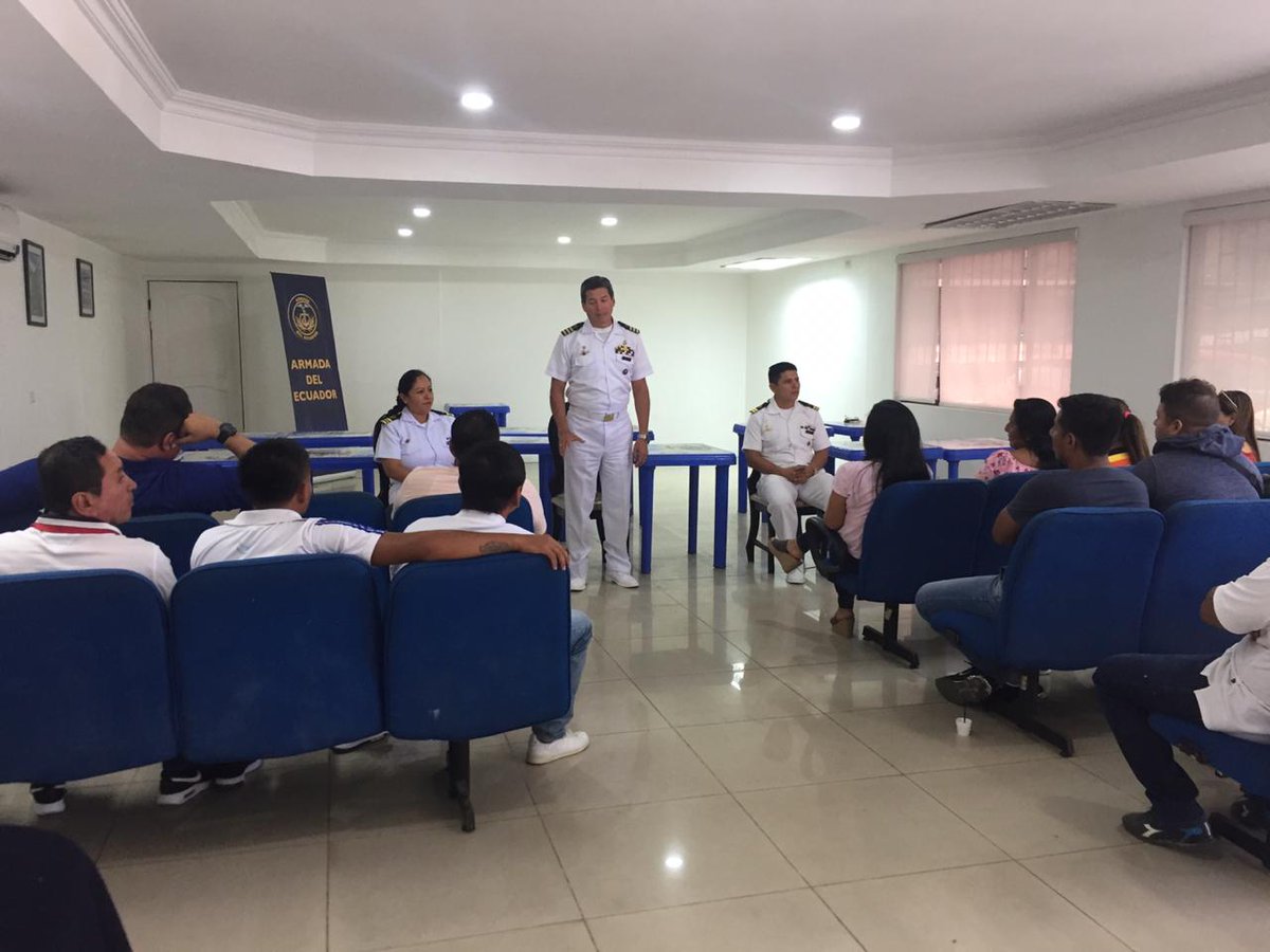 armada_ecuador's tweet photo. #Manabí| @armada_ecuador a través de la Dirección Regional de los Espacios Acuáticos de Manabí continúa realizando reuniones con Agentes Navieros de esta jurisdicción, fin comentar los cursos de formación de la gente de mar. #FFAAContigo #UCSMAN #SoyMarino⚓️ #CAPMAN https://t.co/lWDdoslcQR