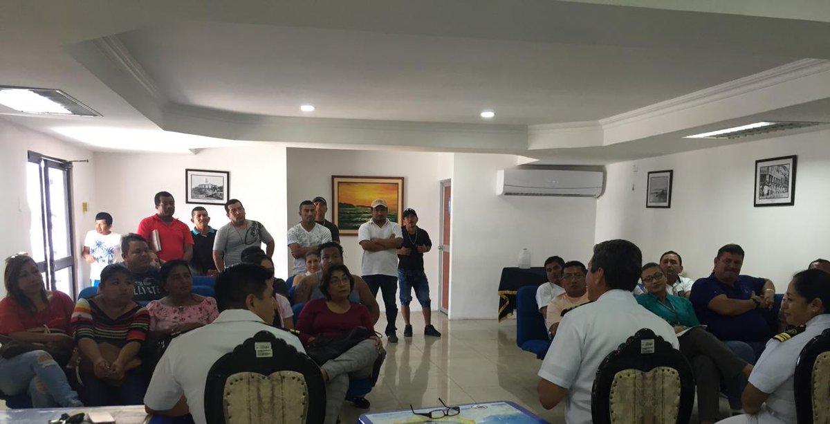 armada_ecuador's tweet photo. #Manabí| @armada_ecuador a través de la Dirección Regional de los Espacios Acuáticos de Manabí continúa realizando reuniones con Agentes Navieros de esta jurisdicción, fin comentar los cursos de formación de la gente de mar. #FFAAContigo #UCSMAN #SoyMarino⚓️ #CAPMAN https://t.co/lWDdoslcQR