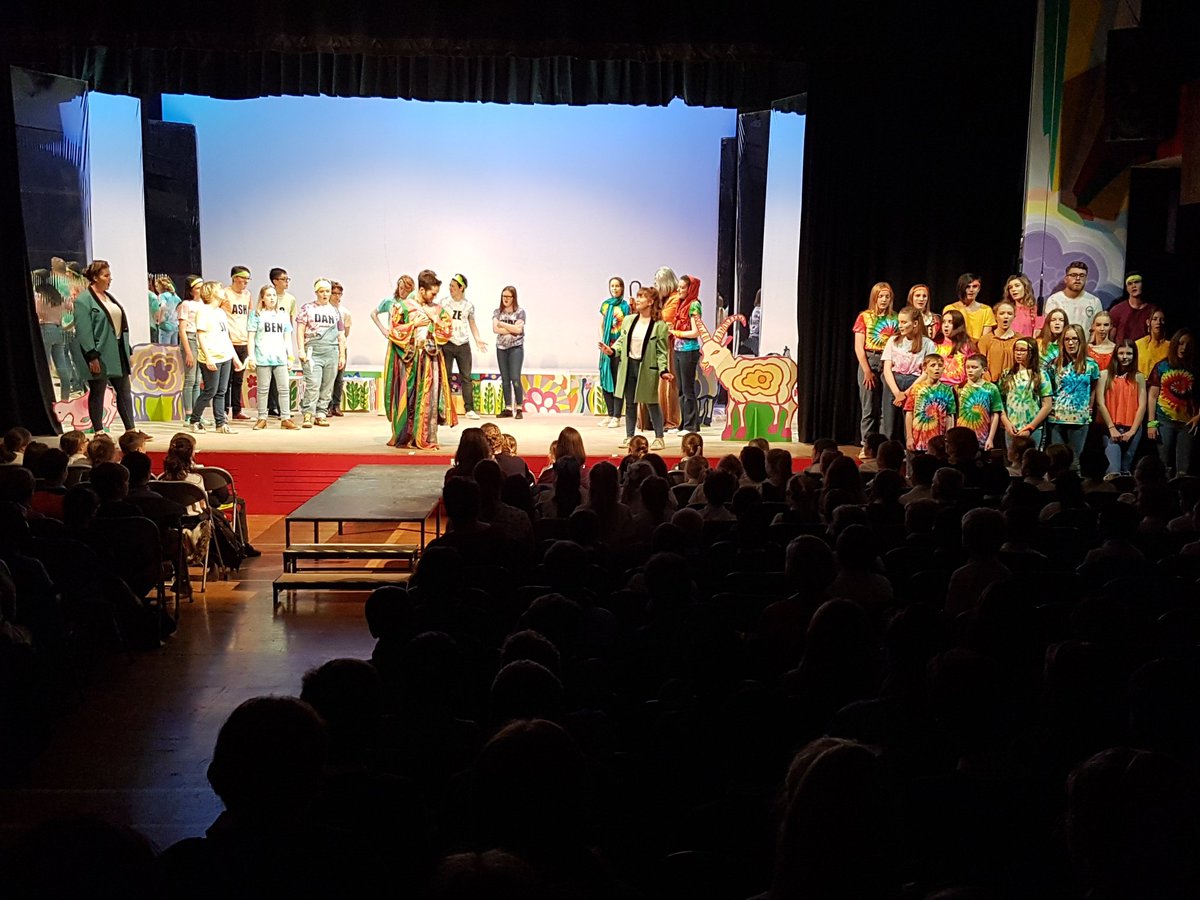 KJARSchool's tweet image. Year 4 and 8 loving the dress rehearsal of Joseph and his Amazing Technicolor Dreamcoat #talent #gogogojoseph @RSATPAD