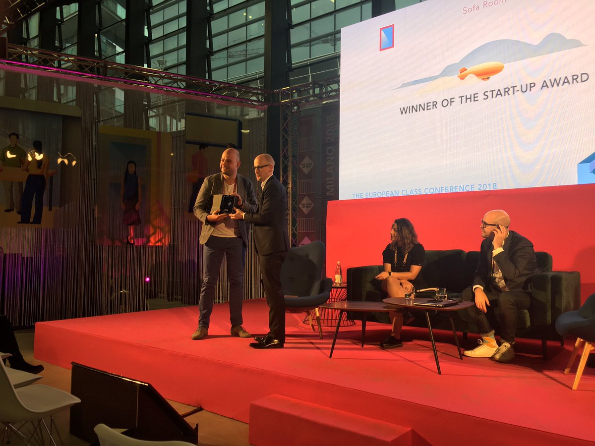 Congratulation to @UniNowApp on winning the Start-up of The Year Award!!! @ASK4Broadband