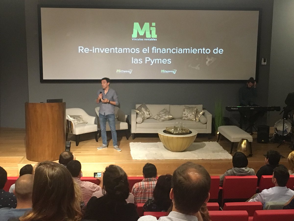 MauricioPintad0's tweet photo. @miCheque_uy  emprendimiento @CIE_ORT presente en el #MVDvalley #BigPitch 💪 presentó el señor #martinregueiro ÉXITOS https://t.co/4LofD9zhwE