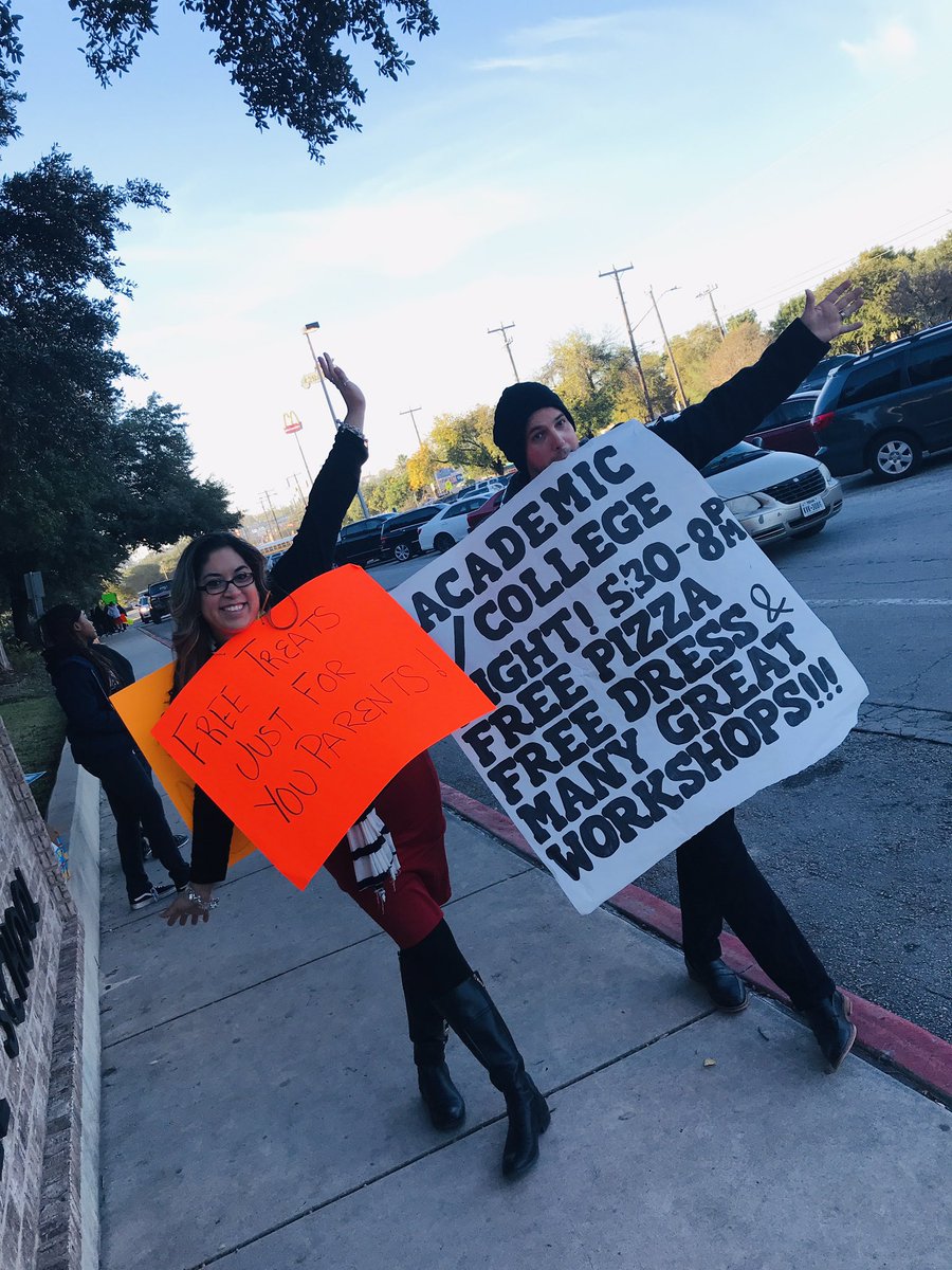 jacksonmszrod's tweet photo. Our traditional Treats in the Car Line the morning of College Night. Perfect weather!! #teamzepsey #collegenight #avid #collegeboundjaguars https://t.co/nWZn60seUj