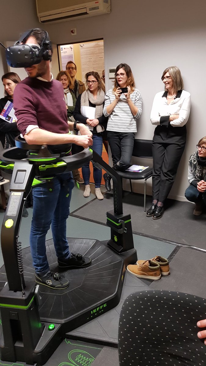 MichaelSchyns's tweet photo. Partage de connaissances entre @UniversiteLiege et @UParisDescartes. Présentation des environnements de réalité virtuelle pour l'enseignement et la recherche développés à @UniversiteLiege
#TeachingWithVR @AMEtienne @bjornolav @RolandBillen @EricHaubruge @jcmarcourt #Psycho https://t.co/JTNcqRFESx