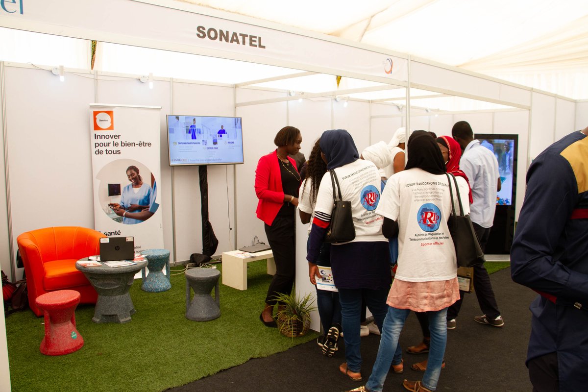 GroupeSonatel's tweet photo. En partenariat avec le Ministère de l’Intégration africaine, du #NEPAD et de la #Francophonie, le @GroupeSonatel prend part à la 1e édition du #Forum francophone de #Dakar qui se tient du 15 au 17 novembre. #Sonatel #FFD2018 #Senegal #Kebetu https://t.co/DJtIQlVnqb