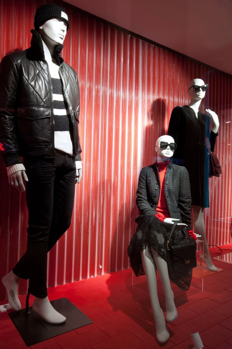 Virtumannequins's tweet photo. Congratulations to the whole DUSTMANN team for the opening of the lifestyle store in Dortmund/Germany.
Store: DUSTMANN
Concept: Domagoj Mrsic / Sayonara Visual Concepts
Photos: Uschi Fellner zu Feldeck
#Dustmann #mannequins #Dortmund #windows #domagojmrsic #visualmerchandising https://t.co/S0OyZ3Jx5R
