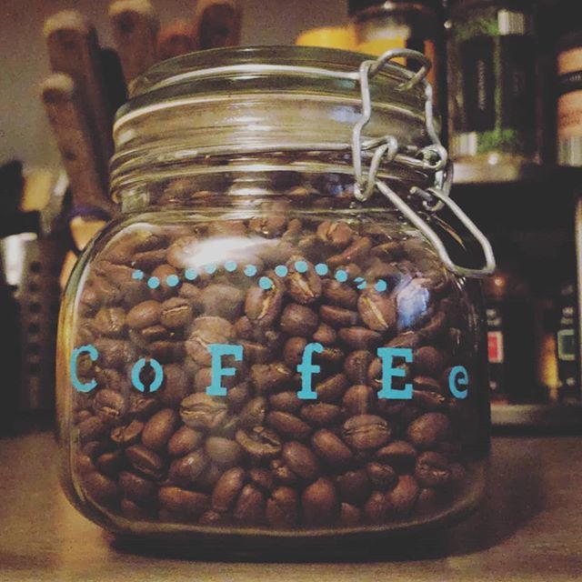 MeganPritts_'s tweet photo. It seems so minimal but a good cup of coffee is always a great start to my day.
#coffee #coffeejar #morningjoys #coffeebeans #commonplacecoffee #morningcoffee #coffeemakesmehappy #itsthesmallthings #coffeetime☕ @commonplacecoffee https://t.co/wFMy7c2QvD https://t.co/nMlp6NgIbq