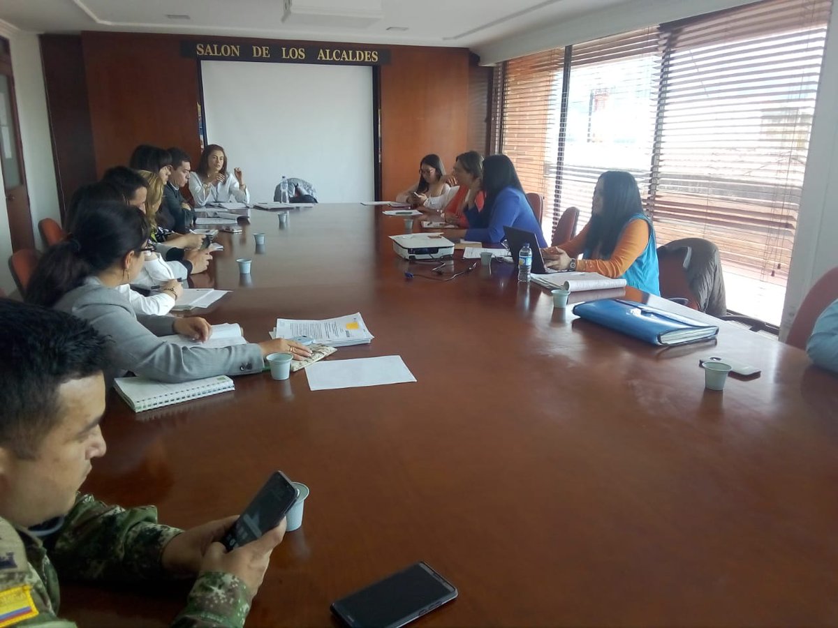 ClaudiaAbre1's tweet photo. .Coordinamos a través de nuestro Grupo de #AcompañamientoSocial de #ViviendaGratuita de @ProsperidadCol la #MesaTerritorial en el municipio de #Chiquinquirá seguimiento plan de acción y reunión con los beneficiarios del proyecto #JuanPabloII atención problemáticas y necesidades. https://t.co/qVVujtgd0e