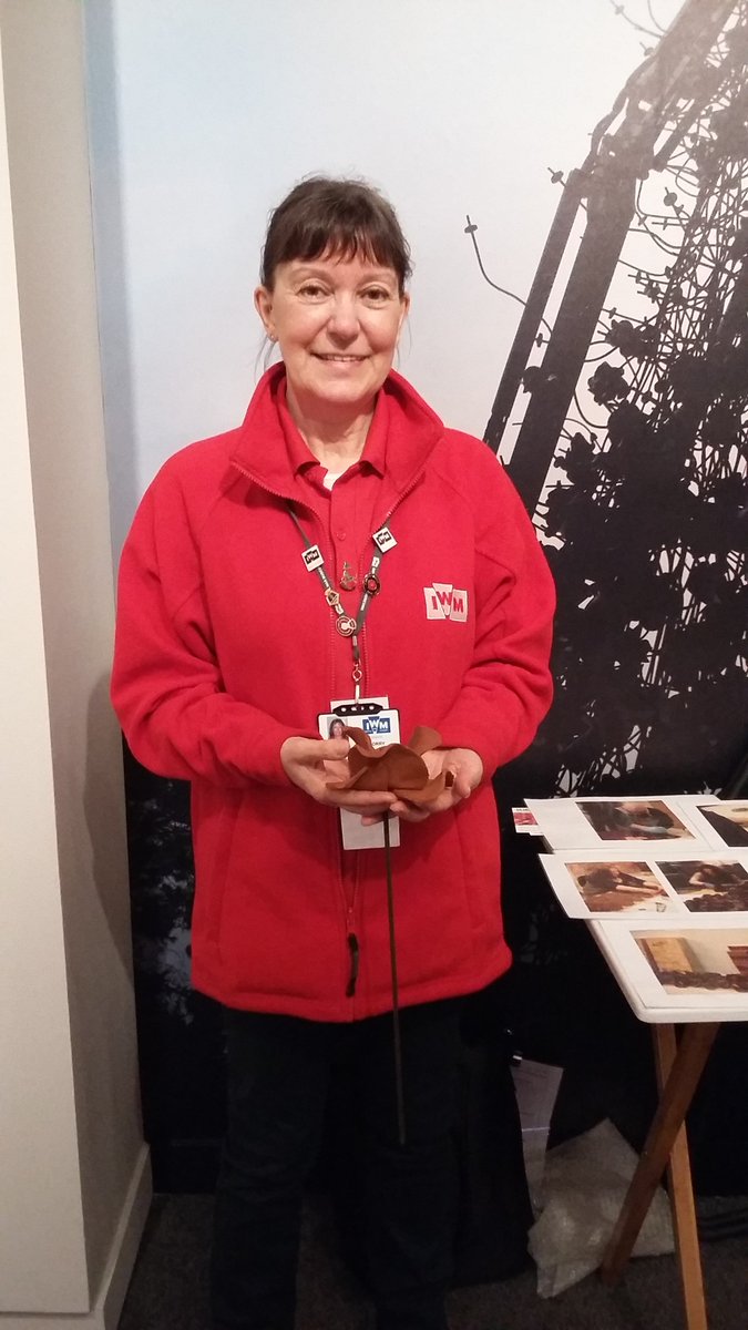 PoppyHattieLucy's tweet photo. This weekend is the final chance to see the #WeepingWindow at the @I_W_M. Over the final three days we will be running handling sessions with unglazed poppies so come in and talk to one of our knowledgeable Poppy Engagement Volunteers!
#PoppiesTour #Popvol2018 https://t.co/jSDba3th4z