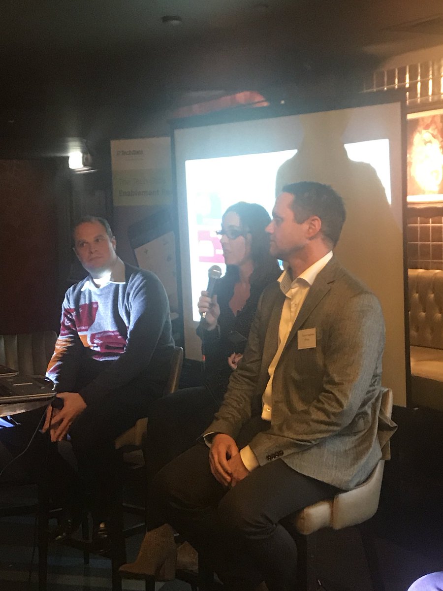 TDSYNNEX_UKORCL's tweet photo. #OraclePUB18 Great to have the Oracle OD dream team here today - Matt Wilson, Frank Hanrahan & Vanessa O’Mahoney discussing the channel focus from Oracle Digital this year #TechDataUK #oraclepartner https://t.co/BC8J5Fj4tM