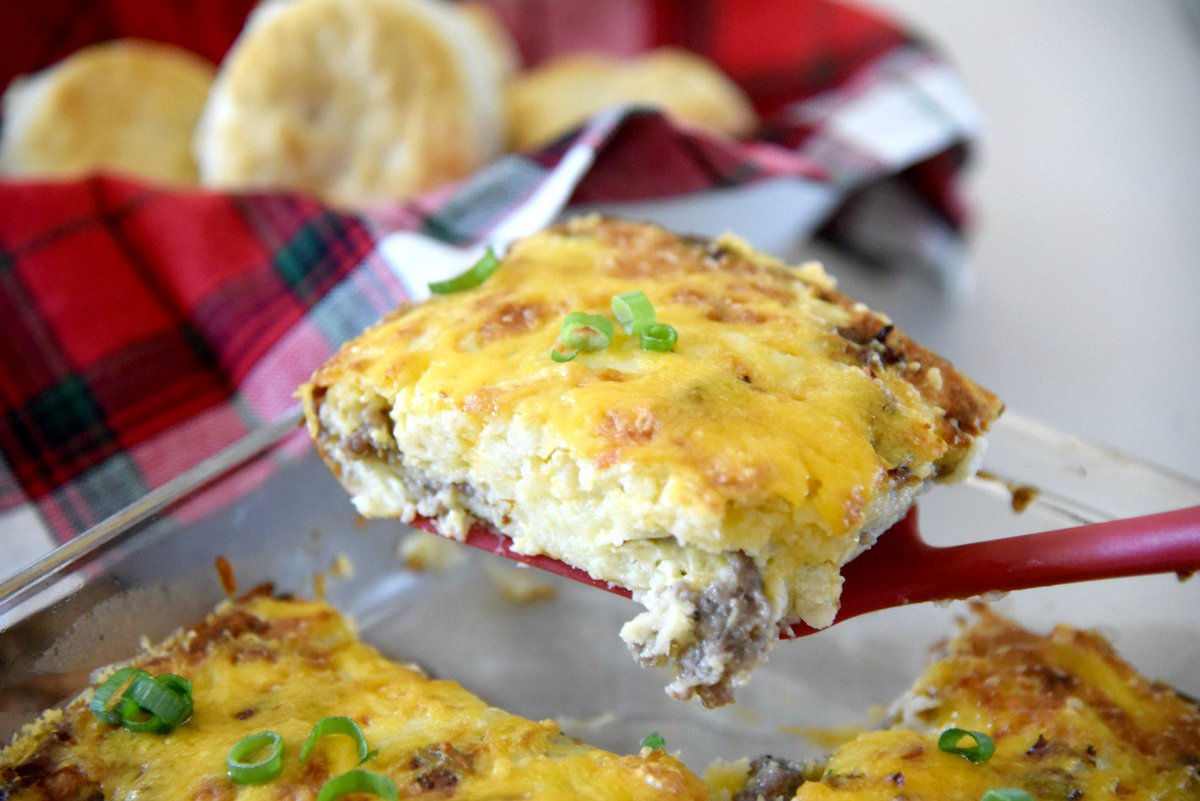 amomsimpression's tweet photo. Entertaining this holiday season? For a great breakfast recipe be sure to check out this Easy Bisquick Breakfast Casserole >>> https://t.co/KVJgPYGlFt Be prepared and stock up on all your holiday baking and cooking needs at @SamsClub! #BeAMerryMaker #ad https://t.co/wodgX6Upv3