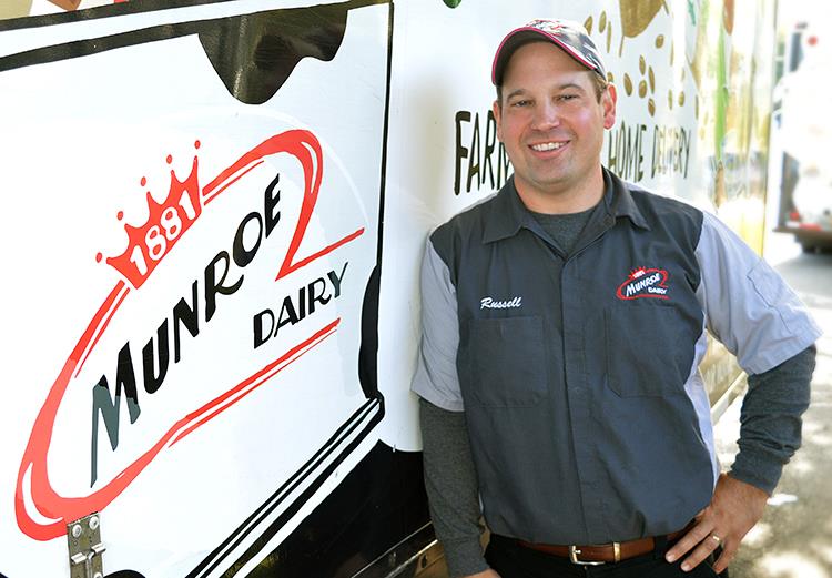 MunroeDairy's tweet photo. Have you noticed your favorite milkmen looking especially snazzy these days?! t's probably because they're donning their new Munroe Dairy uniforms, as modeled by Russ! 😎
#rilocal
#freshmilk
#dressedtoimpress https://t.co/WGiTbYXoq8