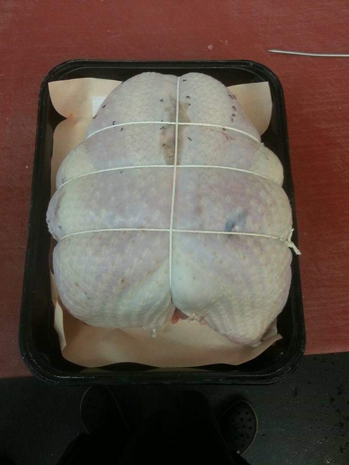 Vfsausages's tweet photo. Order your foreribs,sausages and turkeys etc for Xmas now at Villagers Sausages. #foreribs #turkey #sausages https://t.co/dit1s8bBcG