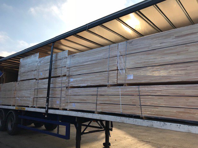 WhitmoresTimber's tweet photo. Another Full load of engineered Redwood, bespoke dimensions ready for delivery tomorrow!! 😎 https://t.co/ns6lqzXqxL