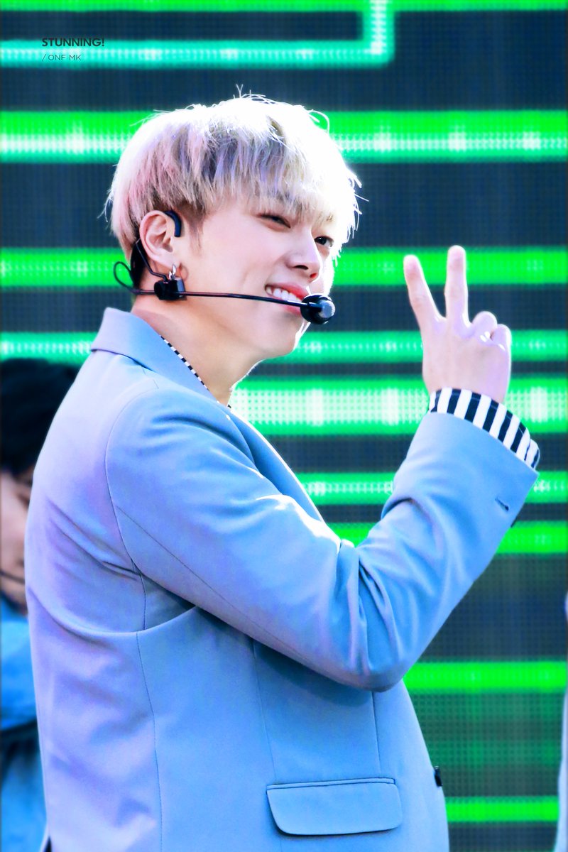 민균아! 생일축하해💙
만날때마다 행복한 기운 듬뿍주는
비타민 같은 뀨니🍋✨
앞으로도 오래오래X19951116 보자
생일 너무너무너무 축하해🎉🎉🎉🎉

#온앤오프 #ONF #ONOFF #민균 #박민균 #엠케이 #MK #뀨니 #オネノプ <a href="/WM_ONOFF/">➡ @ONF_offcl</a>