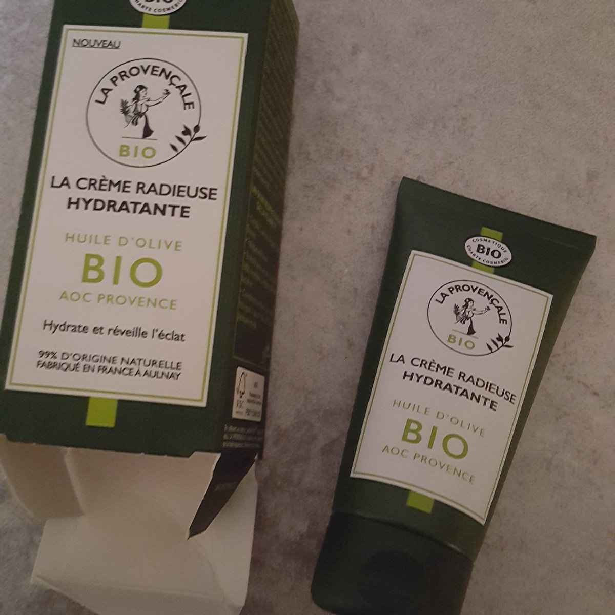 Merci à vous pour ce superbe test de la crème radieuse hydratante la provençale à l'huile d'olive bio
@sampleo #laprovencale
#bio