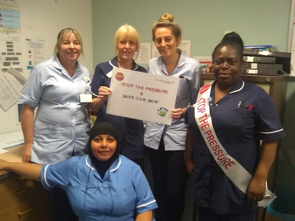 Queens OPD @BhrHospitals highlighting the importance of skin care in our patients #StopThePressure #PressureHeroes @catwood72 @angeladaniels
