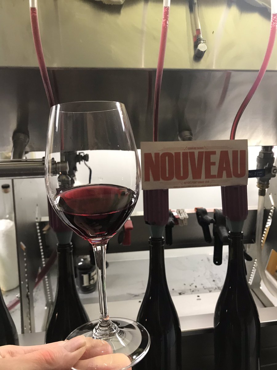 domainedarius's tweet photo. 2018 going into the bottle! https://t.co/GJQ5g0sW72