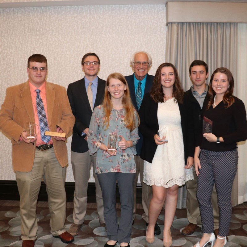 uarkbumpers's tweet photo. #UARK #PoultryJudging team third in nation at 53rd National Collegiate Poultry Judging Contest; Emily Spatz third overall, Dakota Walker fifth. Congrats! https://t.co/Qx3Zbmb2hj ππ
#poultry #chicken #science #PoultryScience #TopStudents https://t.co/xAck6qDKm5