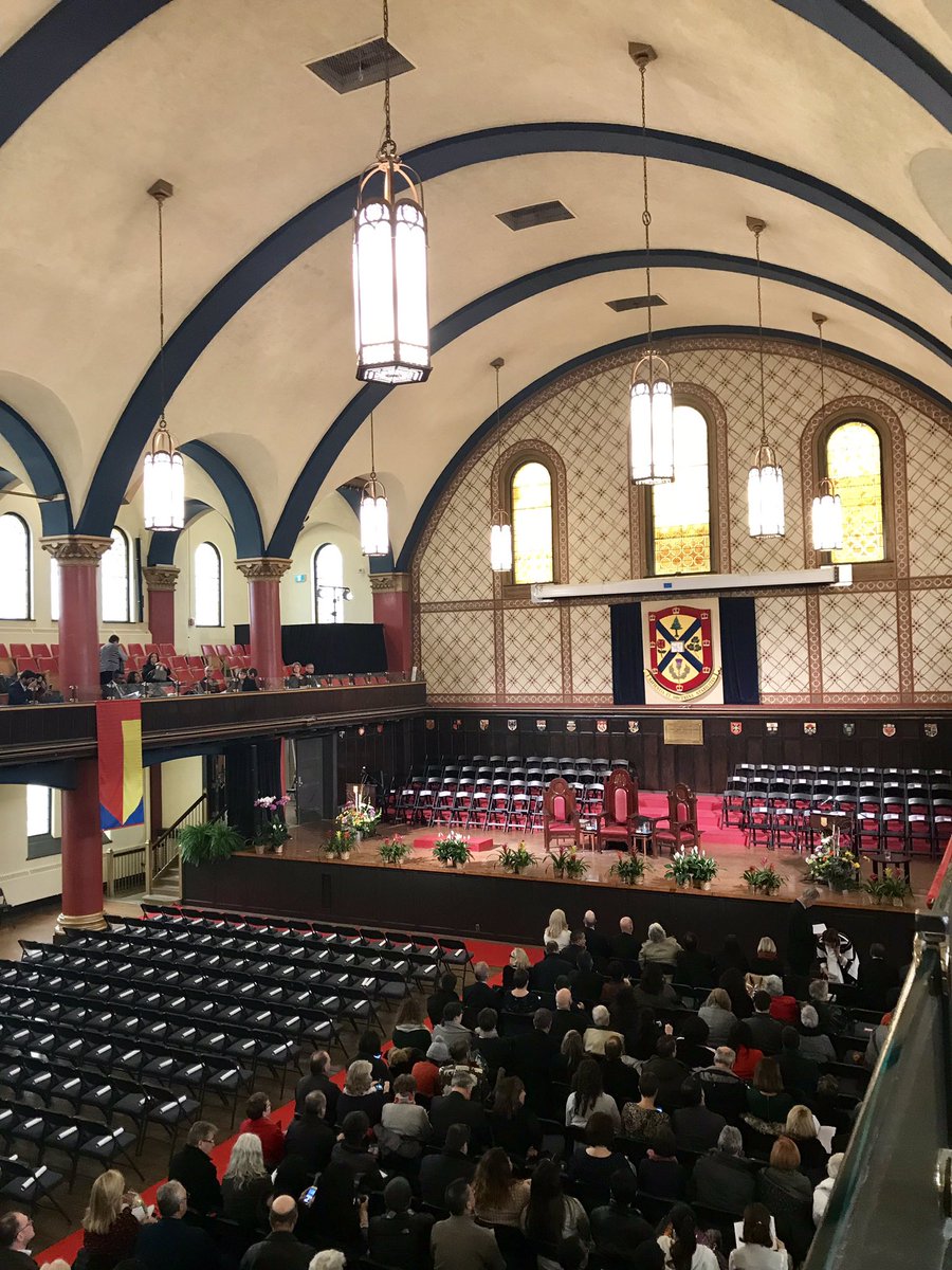 mmeg_music's tweet photo. #quchancellor #qgrad18 Love this poem to begin todayβs convocation at Queenβs University. Congratulations to all the graduates and especially to my lovely daughter, Georgie! https://t.co/GiWDmdPfYY