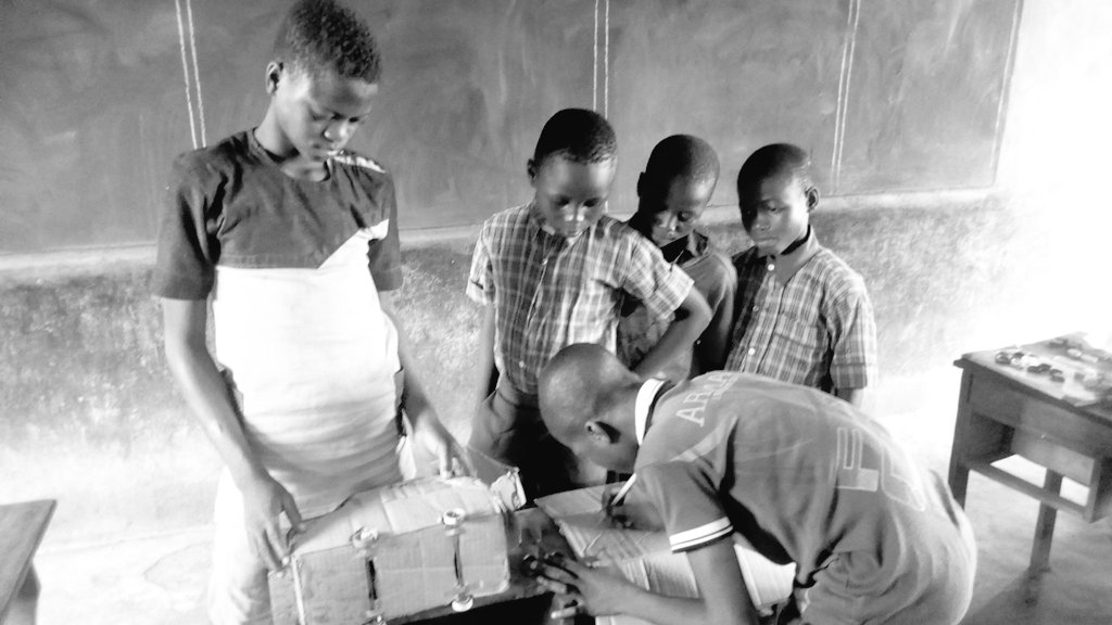 objfajek's tweet photo. "Art has the role in education of helping children become like themselves instead of more like everyone else.โ
โ Sydney Gurewitz Clemens
@Teach4Nigeria
@UNESCO @teachbetterteam
#uncommoneducator
#TFN https://t.co/IHUuX9fOzk