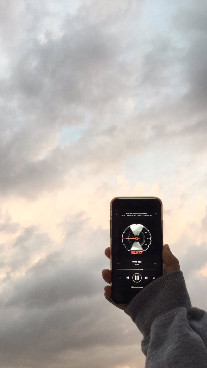 byunil's tweet photo. WITH YOU, 6:14✨
#ChanBaek #cb6104 https://t.co/Q92ffliQlp