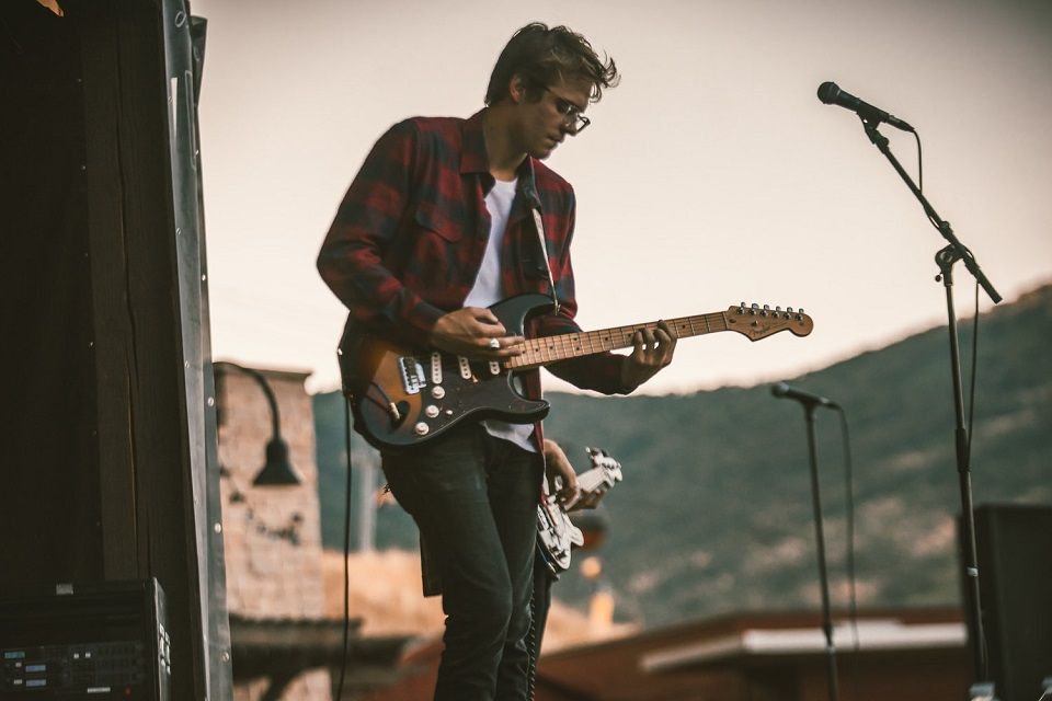 realrealclout's tweet photo. Los Angeles' @coreyharp sings of 'Wild Nights' in this folk-pop wonder: https://t.co/8OSvqYZUGN https://t.co/091dX8P2Ct