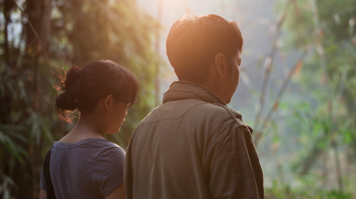 IFFR's tweet photo. Win 2 kaarten voor By the Time It Gets Dark van #AnochaSuwichakornpong, zaterdag tijdens #LaNotte in @KINORdam! Deze dromerige film (#IFFR2017) volgt het nieuwste project van een filmmaker: een vrouw die betrokken was bij het studentenprotest in Bangkok. https://t.co/vSAZjl046R https://t.co/Jg4mck6YvG