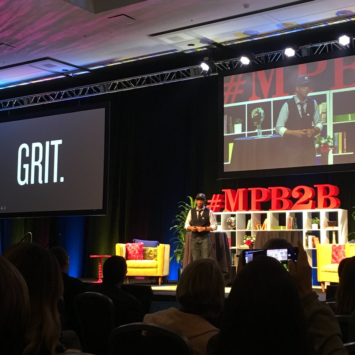 pastellee's tweet photo. “Dream big and stay curious!” #GSD #HumanCatalyst #mpb2b @kckatalyst https://t.co/sDD2lk2MJ9