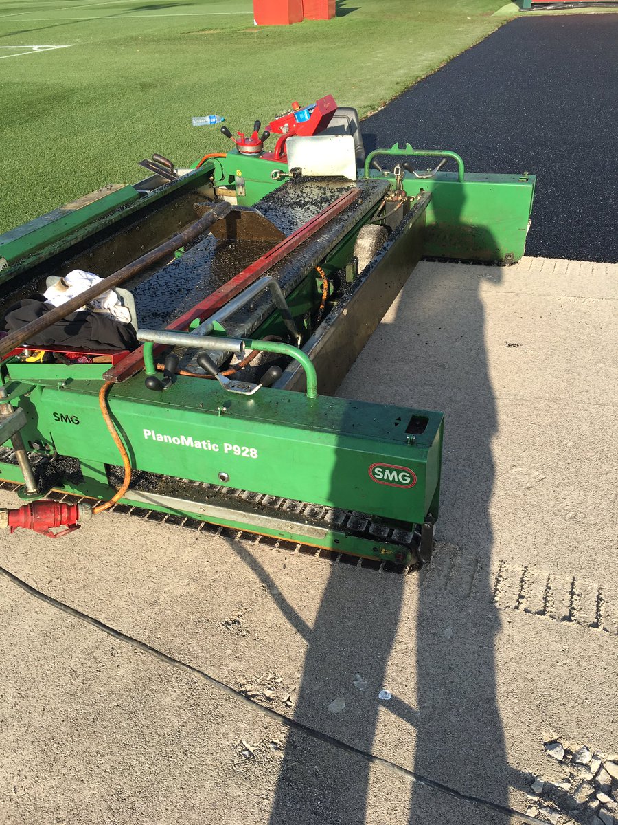 kenty80's tweet image. Shockpad complete, on with the grass installation tomorrow @LibertySports7 #dynamicbase #genan #sports #shockpad #desso