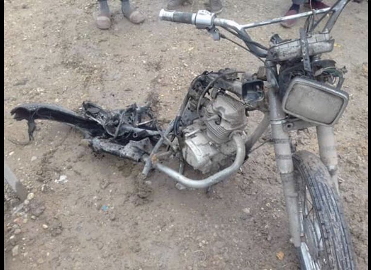 Mahmodshikhibra's tweet photo. Last night at #Busayra town of #Deir_ezzor #Asaysh detected eight #mines at a school, today a motorcycle exploded there. They warned us about parked #motorcycles on the roadside and how we should be super careful. It #exploded around midday of Thursday November 15 https://t.co/ACeNgNkTb2