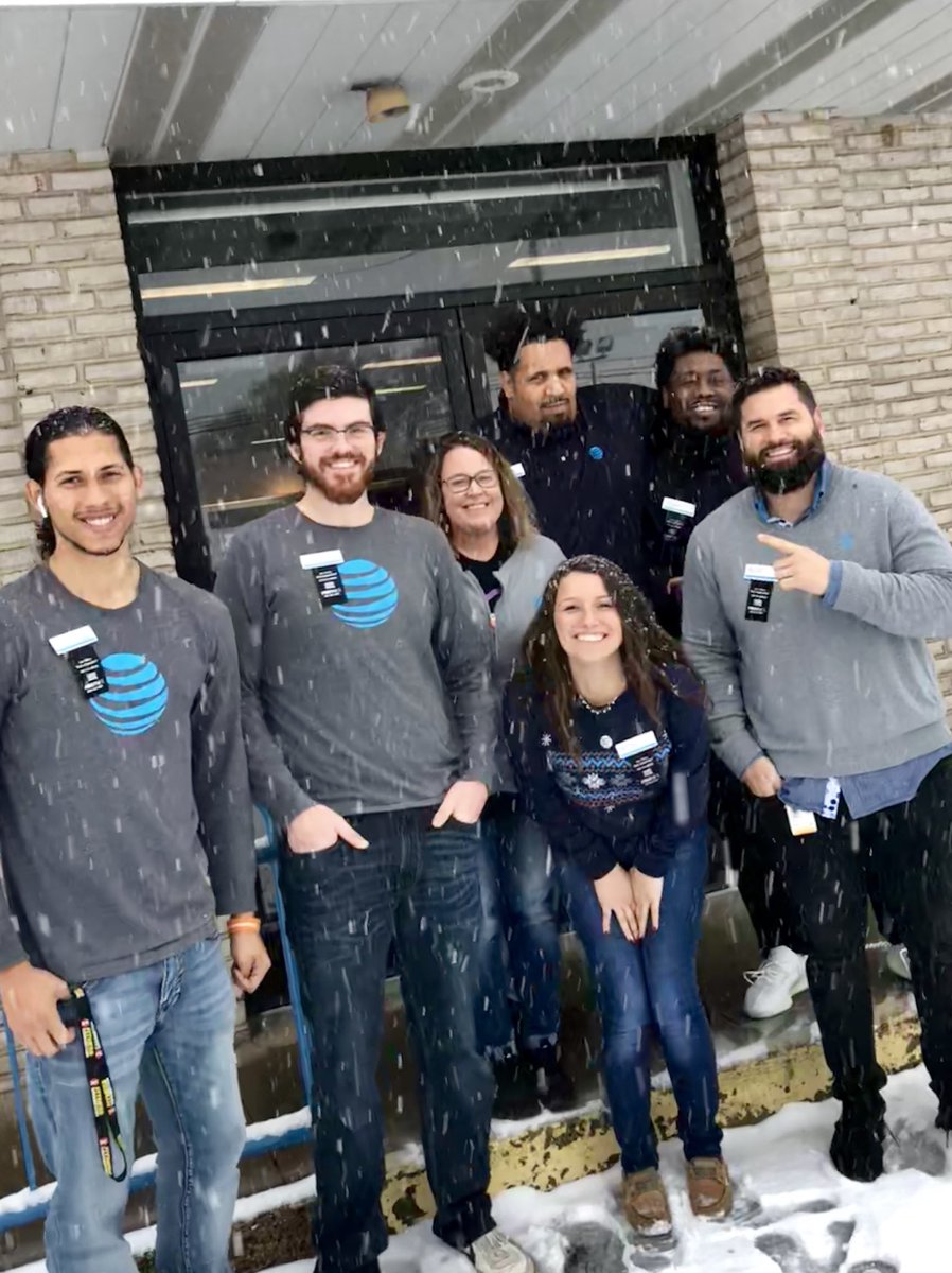 Nikole_Pitilis's tweet photo. Squad deep loving this snow storm!!! #OHPAfun #TheLinc #WorkFam 💙❄️💙❄️ https://t.co/oDoA1BEI7C