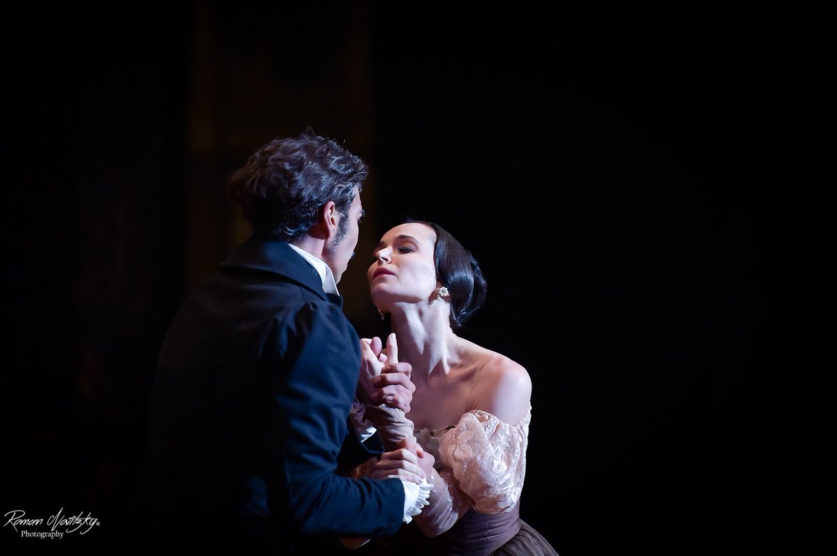 dianavishneva's tweet photo. #tbt few weeks ago in Tokyo. ‘Onegin’ with @StuttgartBallet
@NBS_english
#dianavishneva #jasonreilly
ph. Roman Novitzky https://t.co/xCeIIcR9rC