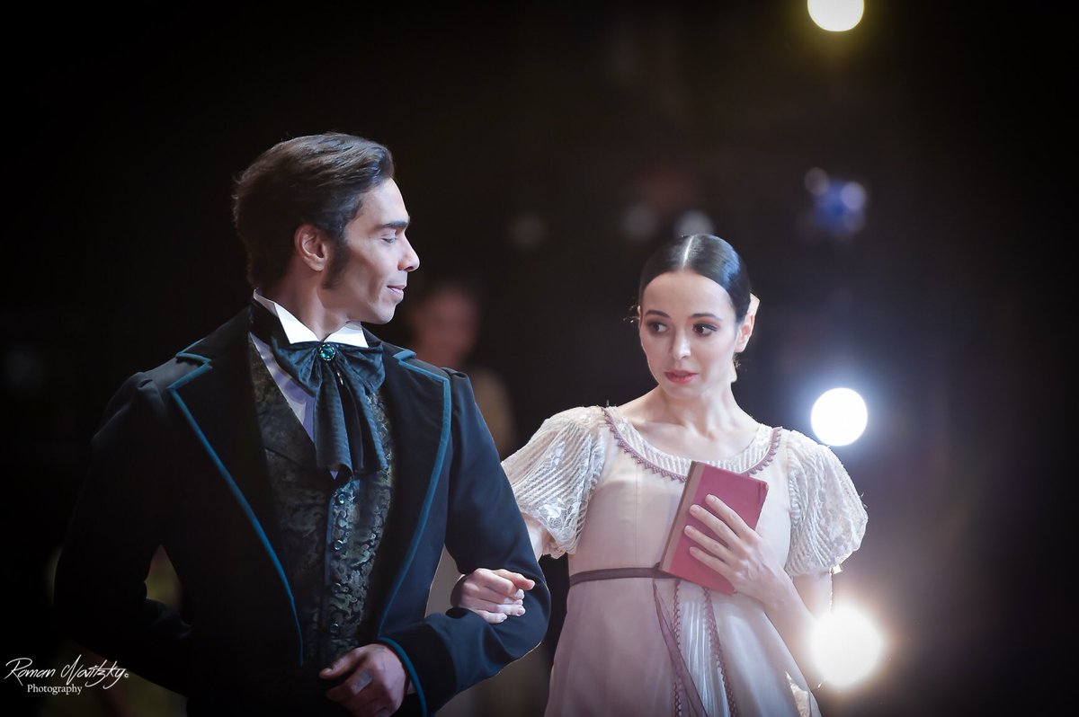 dianavishneva's tweet photo. #tbt few weeks ago in Tokyo. ‘Onegin’ with @StuttgartBallet
@NBS_english
#dianavishneva #jasonreilly
ph. Roman Novitzky https://t.co/xCeIIcR9rC