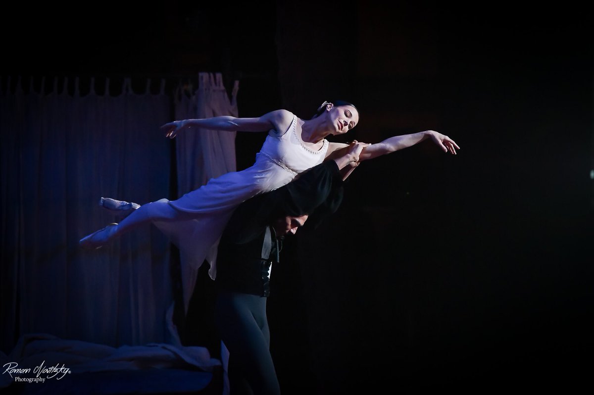 dianavishneva's tweet photo. #tbt few weeks ago in Tokyo. ‘Onegin’ with @StuttgartBallet
@NBS_english
#dianavishneva #jasonreilly
ph. Roman Novitzky https://t.co/xCeIIcR9rC