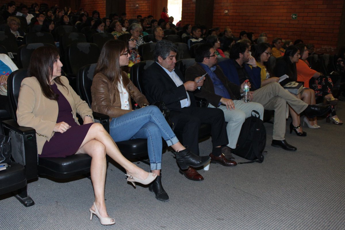 UAtacama's tweet photo. [AHORA] Con destacados expositores #UDA realiza VI Seminario "Una Mirada Actualizada del #Alzeimer" El #envejecimiento y otras enfermedades #Neurodegenerativas en el Salón José Joaquín Vallejos, organizado por Departamento de Química y Biología #Facsal y #Facmed #AdultoMejor https://t.co/IHnFqemgT5