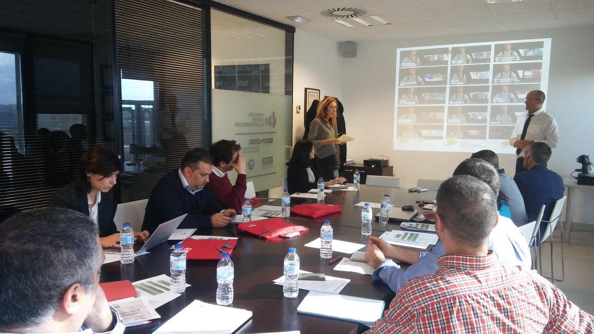 VRoadEU's tweet image. 👨‍💻We&apos;re starting the kick-off meeting of #VRoadEU at the headquarters of @Fund_Laboral with the other partners: @Ga__consultores, @Formedil Piemonte, #Cenfic and @3CABTP.
An interesting workshop on #VirtualReality applied to #roadwork #training in #European #construction sector.