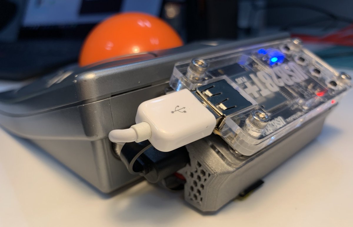 MasudaMasaru's tweet photo. 完成します。良かったですね。
#USB2BTPLUS #Qi #3Dプリンタ https://t.co/H0vK2xkURU