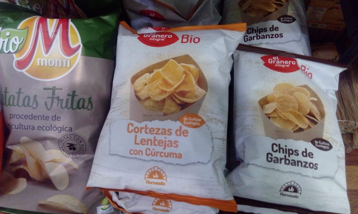 Axarco_Mercado's tweet photo. Y para picar entre horas o para acompañar a tus platos desde Axarco os recomendamos patatas fritas, corteza de lentejas con cúrcuma o chips de garbanzos, todo ecológico ¡Prueba los distintos sabores!

#RincóndelaVictoria #Málaga #picar #chips #patatas #aperitivo https://t.co/ouQsZELuqW