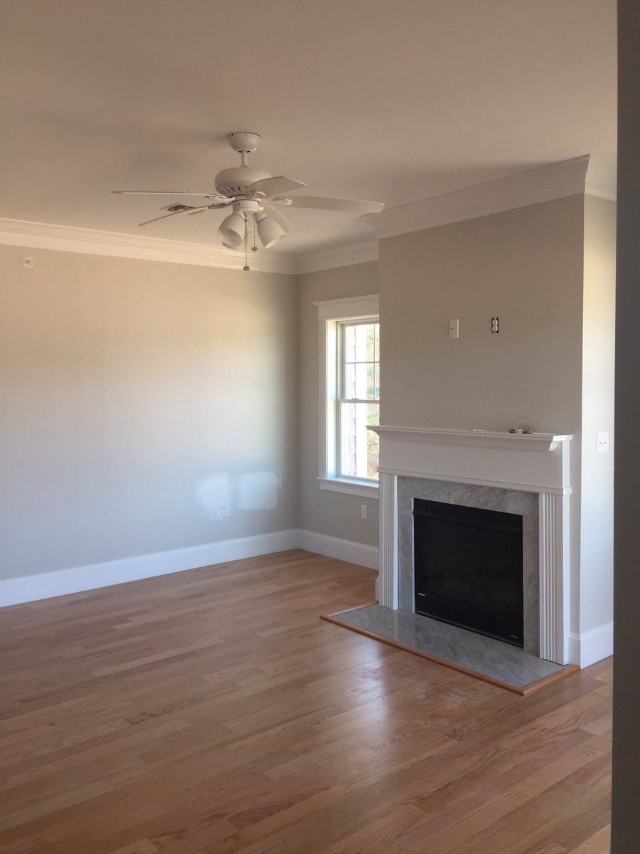 SconsetLanding's tweet photo. We have two corner units left here at @SconsetLanding complete with fireplace, 2 bathrooms, deck and spectacular views! Call today to schedule a tour: 781-242-2020 🏡 #hanover #southshore #hanoverma #openhouse #realestate https://t.co/JcDrqGreYZ