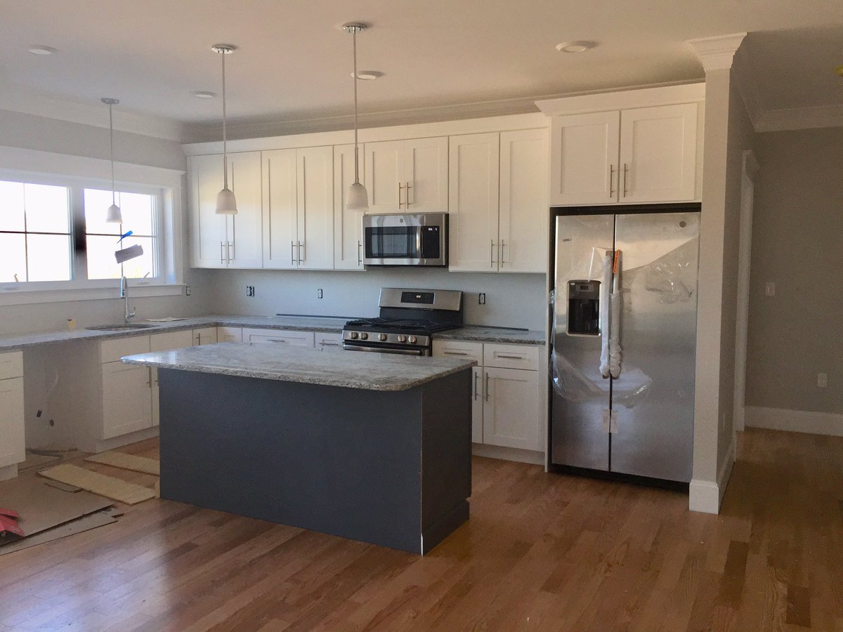 SconsetLanding's tweet photo. We have two corner units left here at @SconsetLanding complete with fireplace, 2 bathrooms, deck and spectacular views! Call today to schedule a tour: 781-242-2020 🏡 #hanover #southshore #hanoverma #openhouse #realestate https://t.co/JcDrqGreYZ