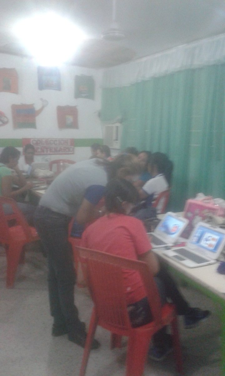NohemiR5665's tweet photo. #Caroni Reunidos Asesores de PNFA Dirección y Supervision Educativa  en UEB Dr José Angel Ruiz @NicolasMaduro @cen_araguaney @MPPEDUCACION @SaIaBolivar  @sheieduc @gtorodelara @RosangelaOrozco https://t.co/PAicJI2vQO