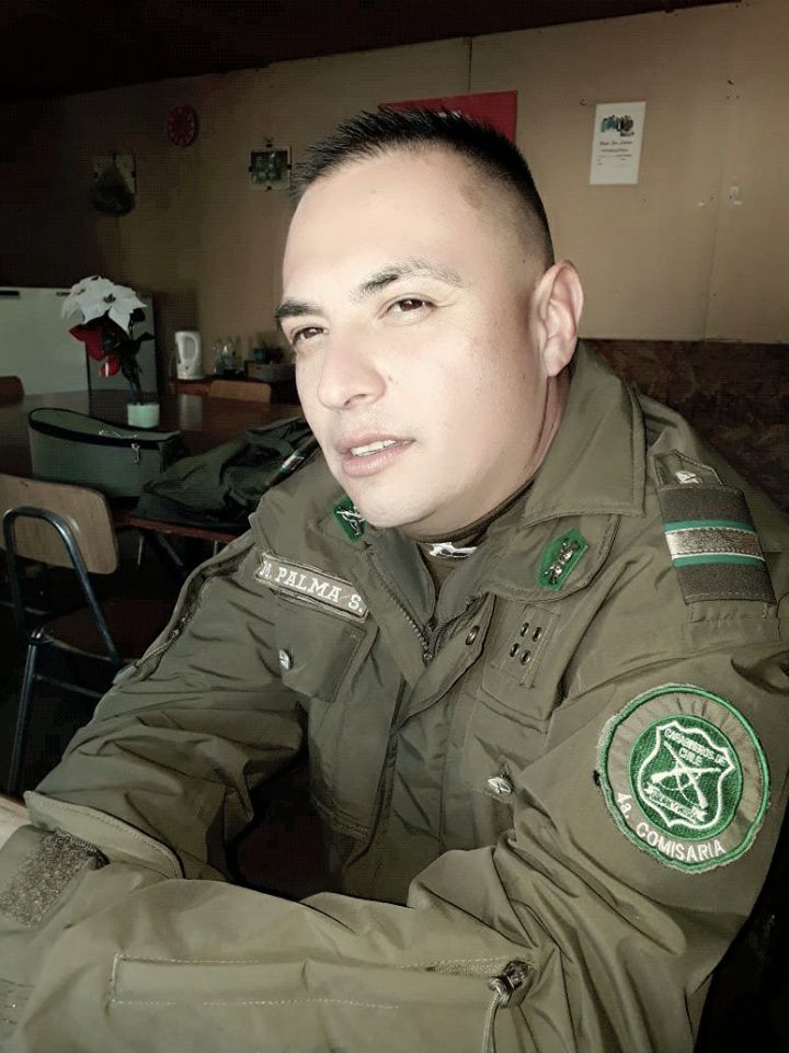 Chileokulto's tweet photo. La estupidez no tiene nombre, lo peor es que al parecer son adoctrinados por la misma institución de @Carabdechile y su odio contra el mapuche no lo pueden disimular.
Estos son los comentario de un funcionario activo M. Palma. https://t.co/ame0onXY4b