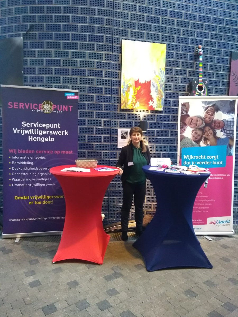 Wijkracht's tweet photo. Collega's van het Servicepunt Vrijwilligerswerk, onderdeel van Wijkracht, zijn vanmiddag aanwezig bij 'KRACHT on Tour Twente', het inspiratie-event voor werkzoekende vrouwen in Twente. Samen ontdekken we talenten, doelen en dromen en kijken naar je persoonlijke ontwikkeling! https://t.co/imv8IVfvUY