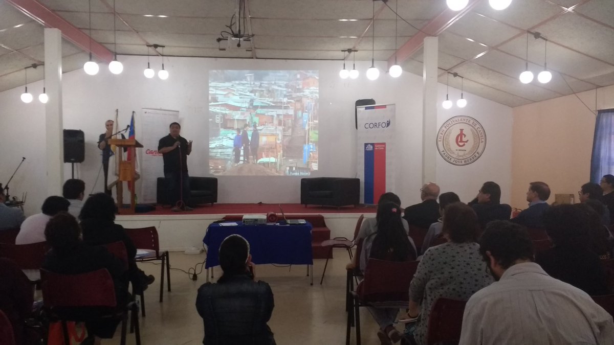 corfocoquimbo's tweet photo. #Canela cierre prototipos de innovación social para la resolución de desafíos sociales junto al destacado expositor del área @marioorellanag #Corfo @grodriguezjaure @gorecoquimbo #techochile @Innovacioncl https://t.co/KNh00GA5wP