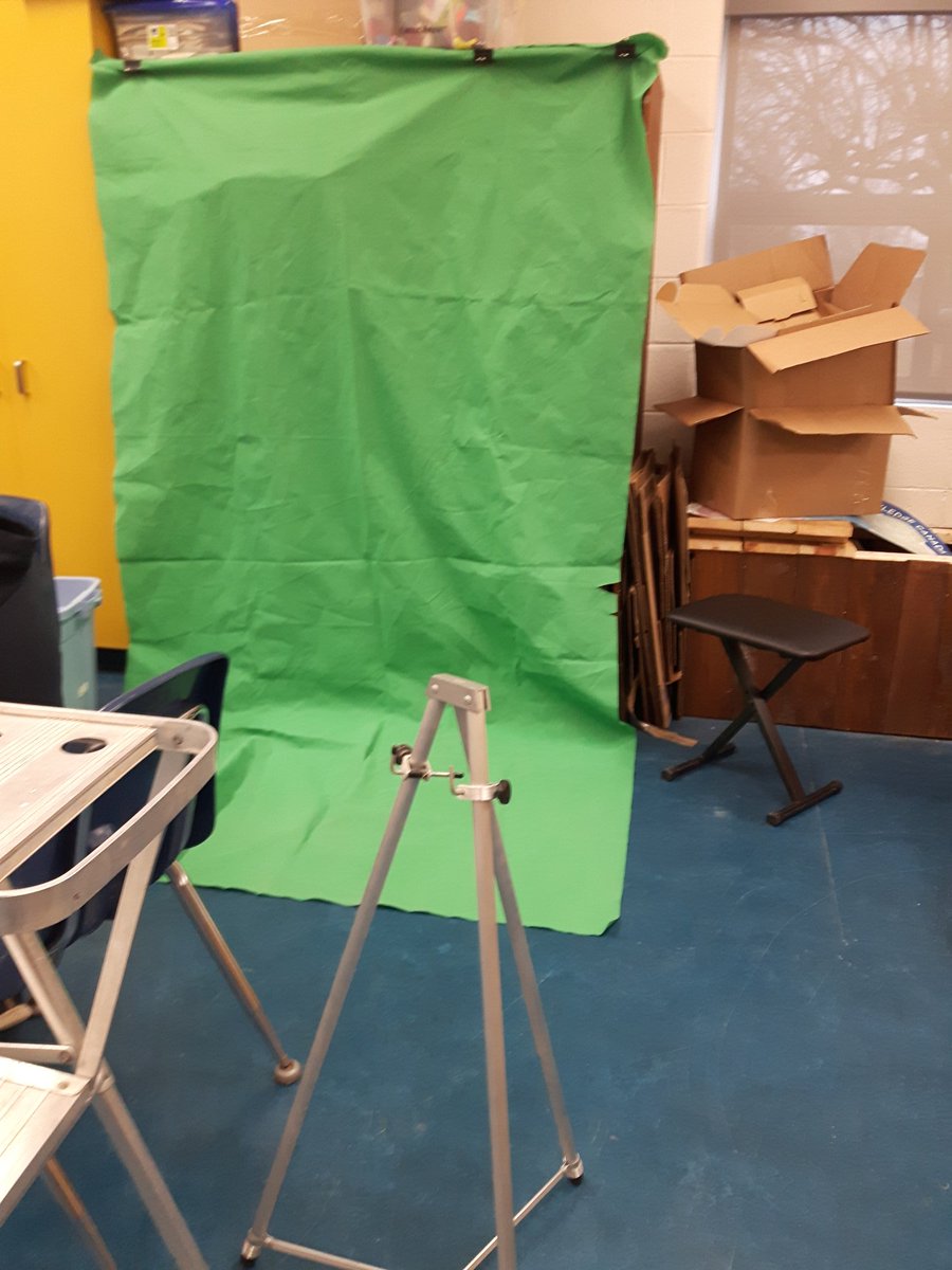 EnrBrant's tweet photo. Grade 6 Documentary filming day with green screens! @CentennialGw @GEDSB @The_Miss_Cooke https://t.co/5TGNVdUCkd